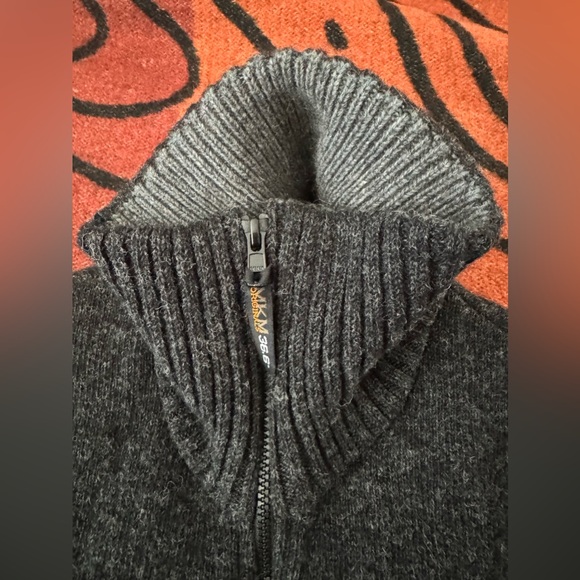 The Tasman Vest is a great layering garment for the outdoors or as workwear. - Picture 10 of 13